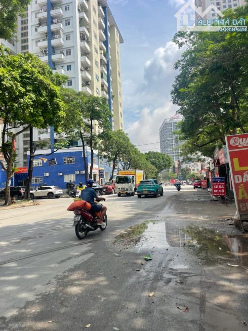 Bán đất tặng nhà cực cũ mặt phố nguyễn cảnh dị dt140m mt12m giá 58 tỷ hoàng mai