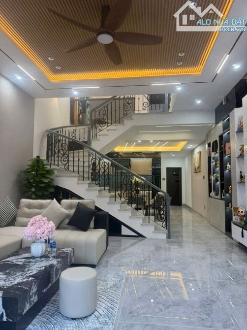 🏆Bán nhà 3 tầng Đường Trần Can dt85m2 Gía 8.8 tỷ tl sập hầm