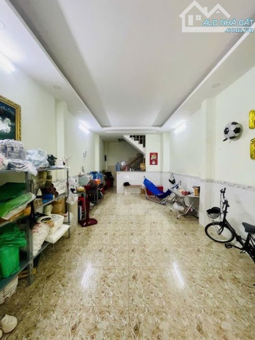 Mặt Tiền Kinh Doanh Vườn Lài Tân Phú , DT: 56m2  , 3  Lầu , Sầm Uất , Chỉ 8 Tỷ xíu