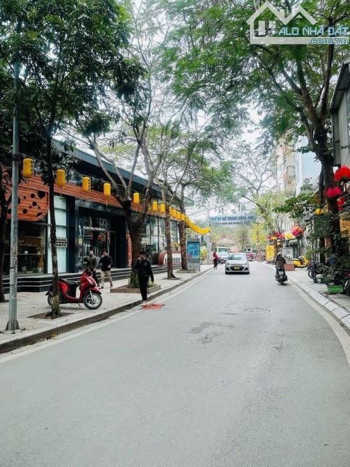 50M RA MẶT PHỐ ĐI BỘ TRỊNH CÔNG SƠN. CÔNG VIÊN NƯỚC, HỒ TÂY -  Ở CỰC SƯỚNG - 2 THOÁNG