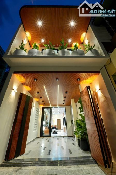 CHO THUÊ NHÀ MỚI 100% - 3PN FULL NỘI THẤT - KIỆT LÊ DUẨN, TRUNG TÂM HẢI CHÂU