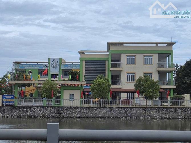 CHỬ XÁ, CẦU NGỌC HỒI / Nhà Đất 295m, 12m tiền, 17 tỷ/ Ô tô tránh, Chia lô xây biệt phủ đỉn