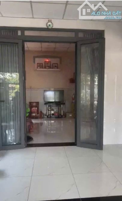 Nhà cấp 4 có hoàn công, xã Tân Thới Nhì, 92,2m2 full thổ, SHR, 2 tỷ 2