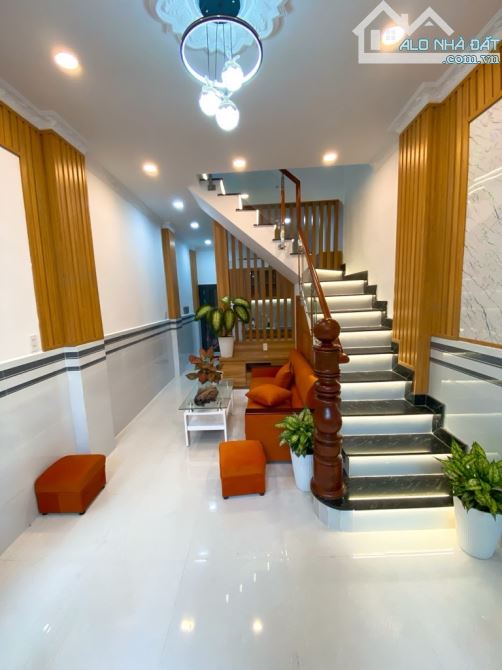 Bán gấp nhà đẹp ở ngay Đường Phạm Thế Hiển, đường trước nhà 4m, 31m2, SHR, HCĐ, chỉ 4.45tỷ