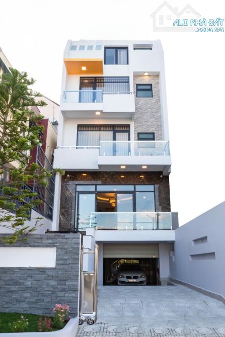 🔥 Bán Khách Sạn 3 Sao, đã hoàn công, thu nhập 100-200tr/tháng, P.04, Đà Lạt! 🔥