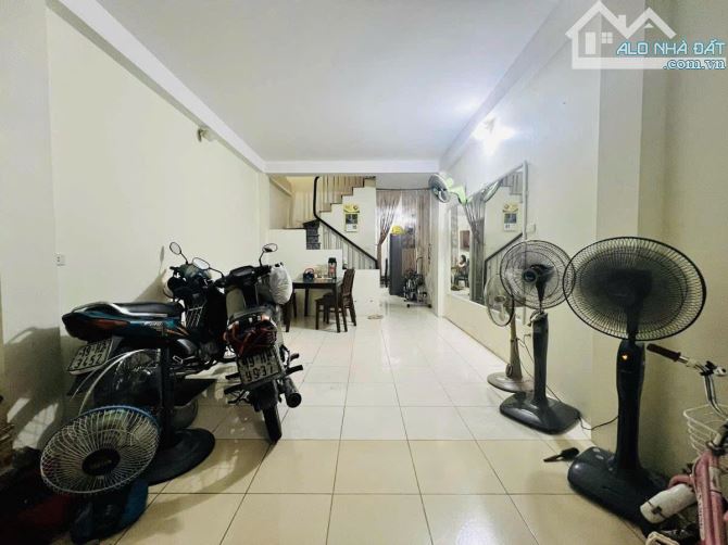 Bán nhà Phạm Văn Đồng - Bắc Từ Liêm - Nhà mới 4 tầng - 52m - An ninh cực tốt