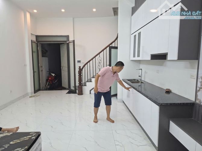 NHÀ VĨNH HƯNG VỪA RỘNG VỪA ĐẸP 40M-CHỈ 5.39 TỶ-SĐCC