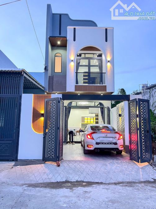 BÁN NHÀ 1T1L mới, gần chợ BÀ BỘ, trường ĐHYD Cần Thơ. Mới đẹp, có sân đậu xe hơi