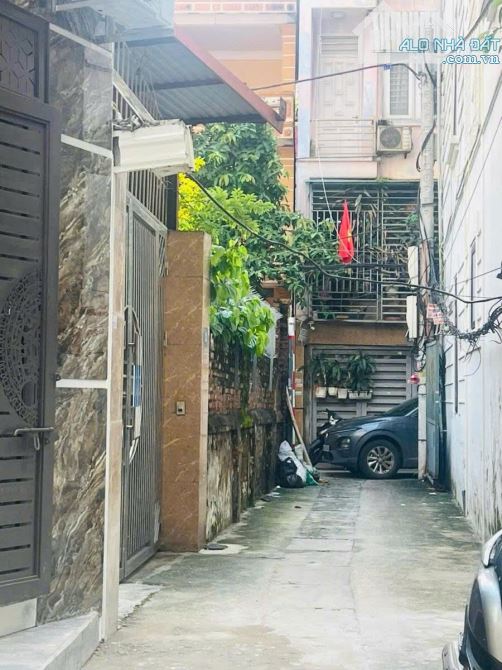 Cần bán nhà đầu phố Xuân Đỉnh, gần Xuân La.SĐ 45m2x4 tầng, MT4m, tầng 2P/1VS, fullNTCC.