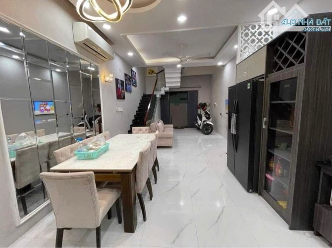BÁN NHÀ HẺM ĐƯỜNG SỐ 37, TÂN KIỂNG, QUẬN 7 - 56M2