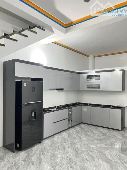 Bán gấp nhà MT đường Nguyễn Tất Thành, DT: 5x25m giá chỉ 14.3 tỷ