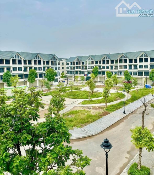 BÁN NHÀ PHÂN LÔ DI TRẠCH HOÀI ĐỨC DT 95M 5 TẦNG GARA THANG MÁY VỈA HÈ Ô TÔ TRÁNH GIÁ 19 TỶ