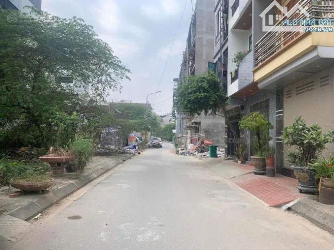 Cơ hội đầu tư đất Hoà Lạc 100m2 – mặt tiền 7m, view hồ Tân Xã, gần ĐHQG, tuyến Metro 5