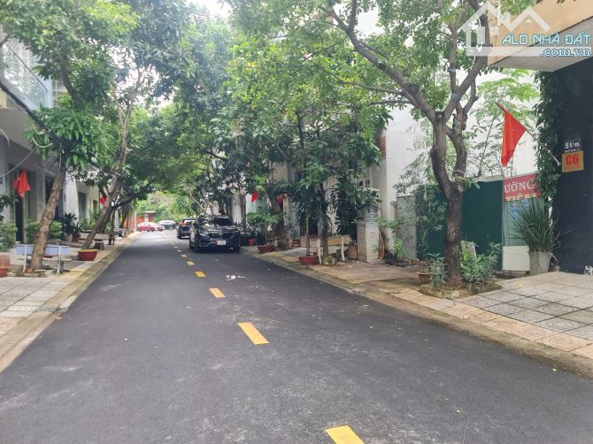 Bán lô đất đẹp đường Nguyễn Thị Định phường 9 Vũng Tàu , DT 90m2 giá 7.65 tỷ có T:L