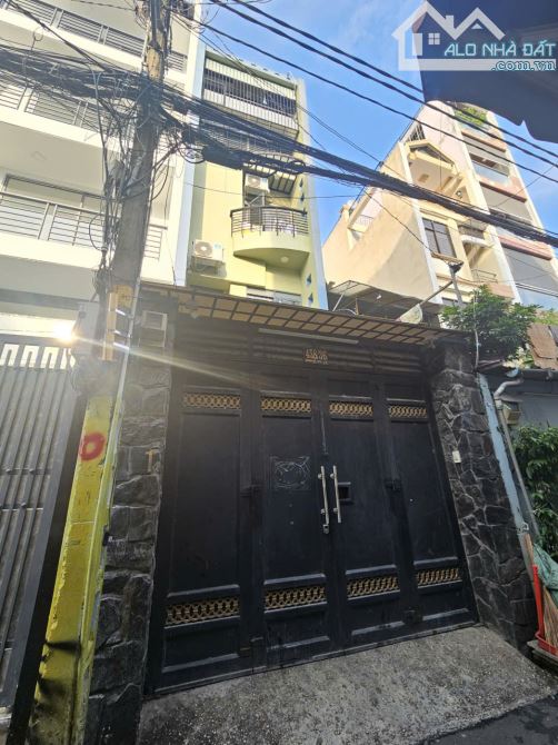Bán CHDV - Gần Vạn Hạnh Mall, P.12, Q.10 - DT: 3,8m x  17,5m (66m2) - 5 Tầng - Giá: 16 Tỷ