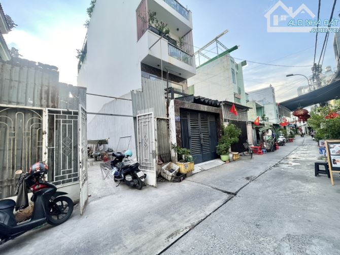 BÁN ĐẤT- DT: 134M2 -  NGANG 5M -HẺM XE HƠI THÔNG - NGAY HẬU GIANG - GẦN CHUNG CƯ HIMLAM -