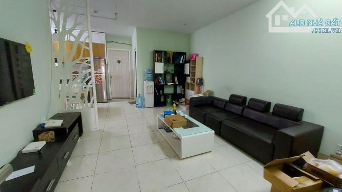 Cần cho thuê chung cư Tân Hương Tower 70m 2PN 2WC giá 8,5 triệu có nội thất