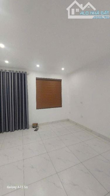 Ngô Xuân Quảng / Nhà 5T 48m, 4m tiền, 8.6 tỷ / Ô tô thông, Nhà mới, Dân xây