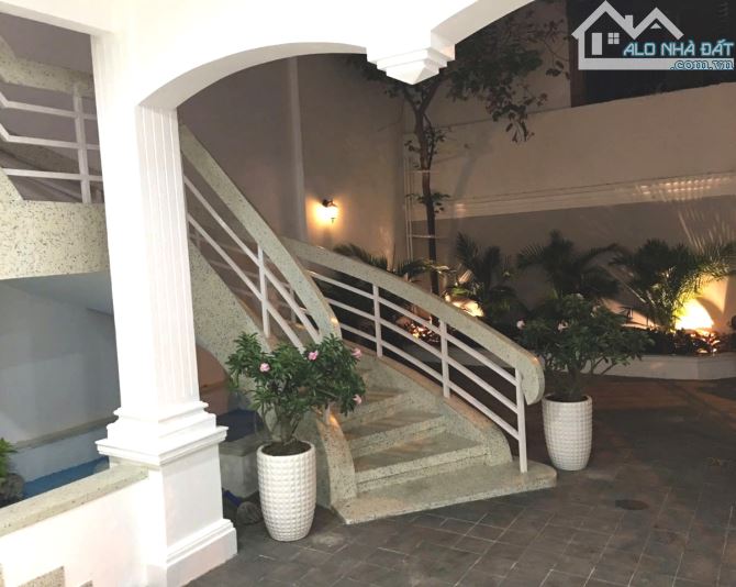 PHÚ NHUẬN – BIỆT THỰ NGUYỄN VĂN TRỖI – 209M² – NGANG 8M Ô TÔ TỚI NHÀ – GIÁ CHỈ 52 TỶ TL 🔥