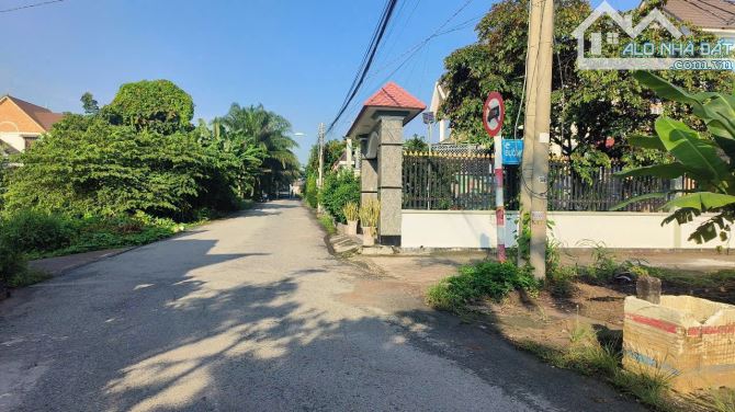 Lô 2 mặt tiền Dx142 TBH. Dt 5x20(60tc) giá 2tỷ (Rẻ nhất khu).