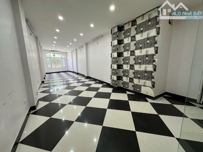 BÁN NHÀ MP KIM NGƯU - LÔ GÓC - VỈA HÈ RỘNG - 7 TẦNG THANG MÁY - KINH DOANH ĐẲNG CẤP