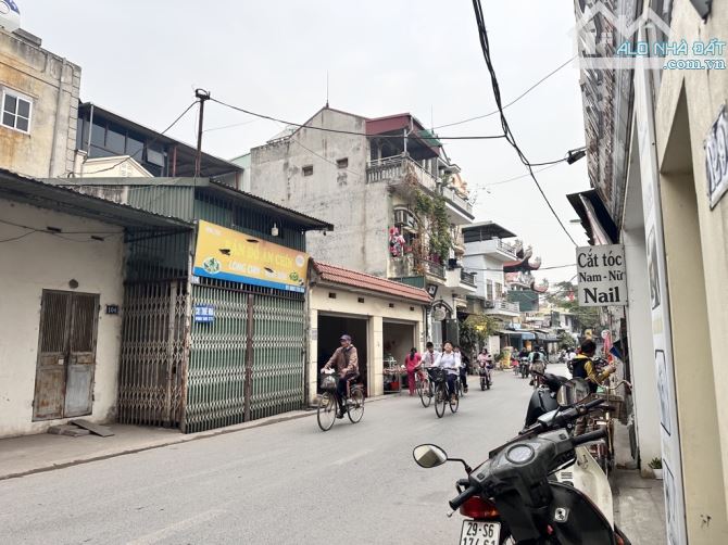 Đất Thanh Am, ô tô vào đất, lô góc, đã cấp hêp 6 tầng