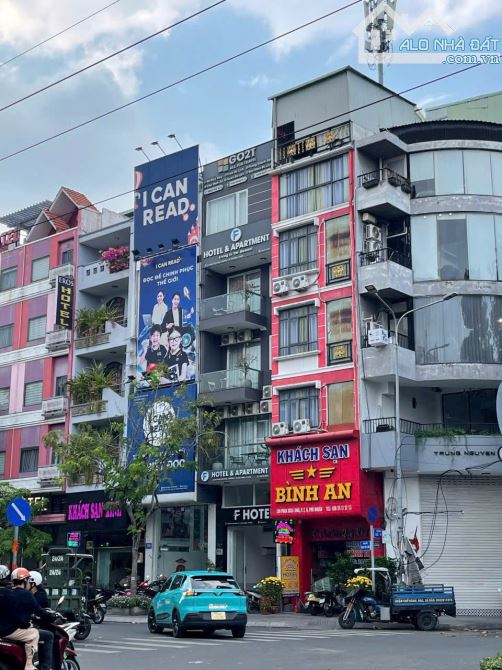 Bán khách sạn mặt tiền Phan Xích Long P3 Bình Thạnh, DT 4x16m KC 7 tầng TM giá 33 tỷ