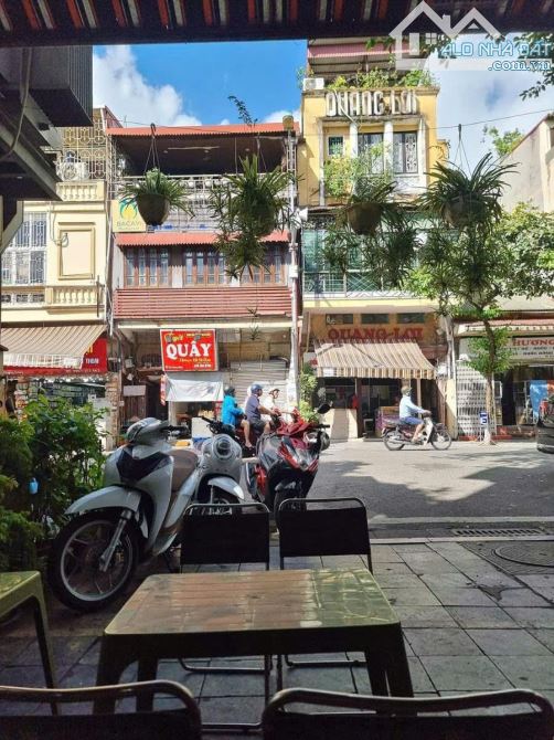 Mặt phố Hàng Giấy gần chợ Đồng Xuân 163m2, 2 tầng, mt 5m, 78 tỷ lô góc cực đẹp, rẻ