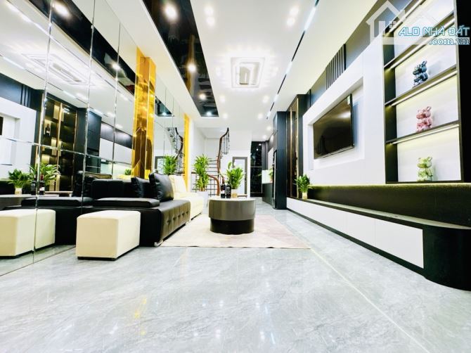 🏡 Hiếm trong phân khúc – Nhà đẹp full nội thất – 5m ô tô tránh – Ngõ thông – 35m² – 4 tần