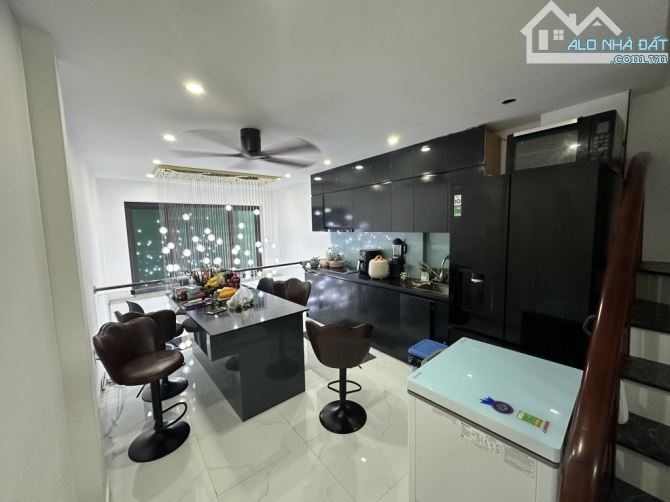 6.3 Tỷ/ 6 Tầng/31 M2/Kẻ Tạnh / Giang Biên