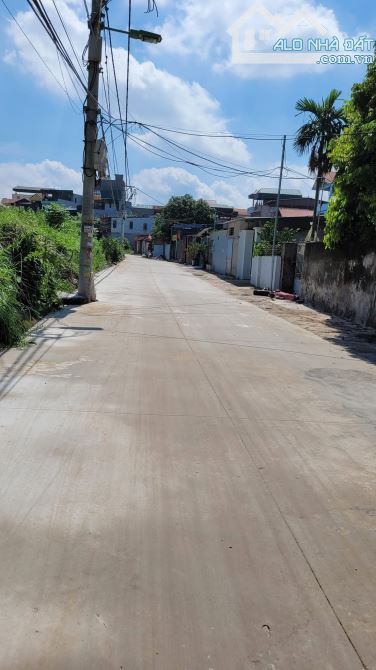 Bán 252m2 đất Đông Mỹ - Thanh Trì, ô tô tải tránh, vào đất thoải mái, mt 12m, tầm tiền hiế
