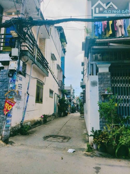 ✨✨✨Nhà 2 mặt hẻm 3m thông, sát Trường Chinh, cầu vượt An Sương chỉ 2p giá chỉ 2.7 TỶ