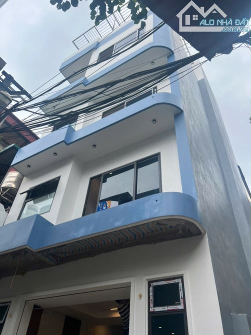 Phố Gia Quất, LB LÔ GÓC 50m2 5 tầng, MT5m, Full NT, ngõ nông rộng, H.iếm 9 tỷ