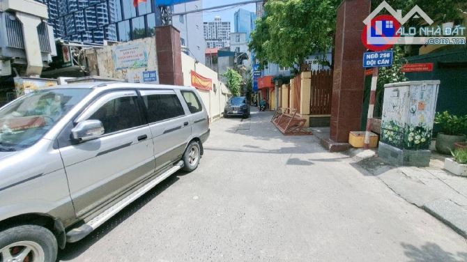 Bán nhà Đội Cấn, dân xây, nhà đẹp ở ngay, DT 55m2, MT 6m, lô góc, ngõ nông, chỉ 13 tỷ 2