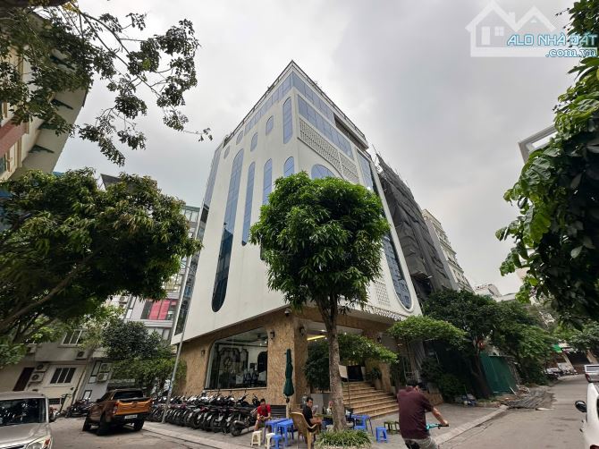 (Tin thật 100%) Bán nhà lô góc 110m2 x 9 tầng tại mặt phố Liễu Giai - Để ở hoặc cho thuê