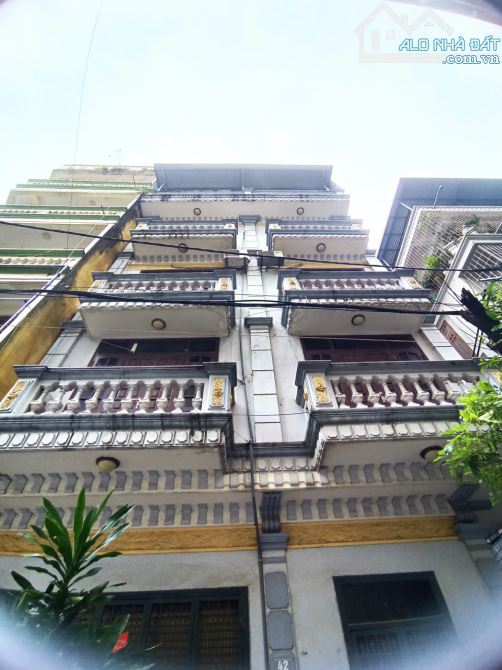 Cho thuê nhà phân lô - ô tô - căn góc Nghĩa Đô, Cầu Giấy 50m x 5T, MT 7m giá 20 triệu