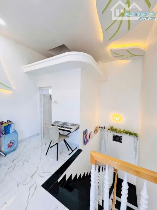 BÁN 03 TẦNG HẺM ĐƯỜNG NGUYỄN BIỂU GẦN BIỂN , P BẮC NHA TRANG GIÁ 6,5 TỶ