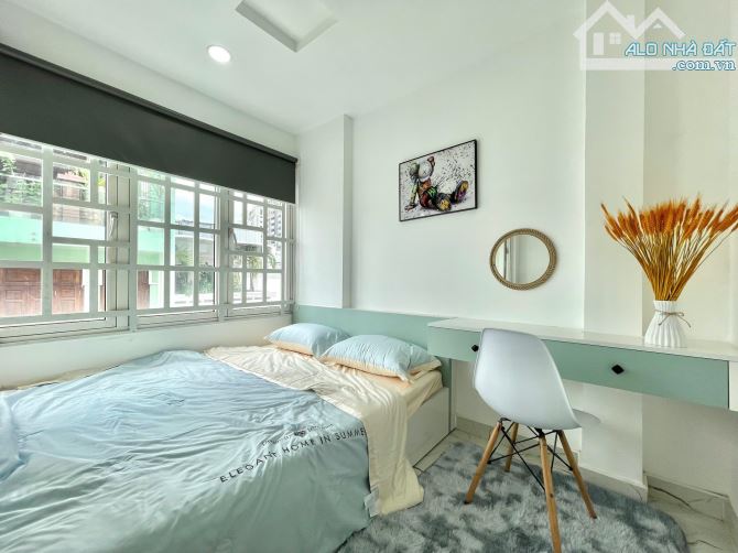 Cho thuê căn hộ quận 1 ban công thoáng, full nội thất gần chợ Bến Thành
