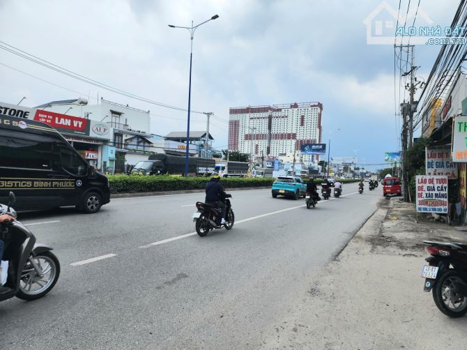 Bán đất 20m QL13 ngang 6m SHR Vĩnh Phú sát bên Sài Gòn, 36 triệu/m2 TL