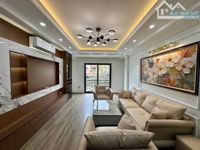 Bán nhà  Nguyễn Văn Linh - 50m2 - 6 tầng thang máy - Gara ô tô 7 chỗ nhỉnh 12 tỷ