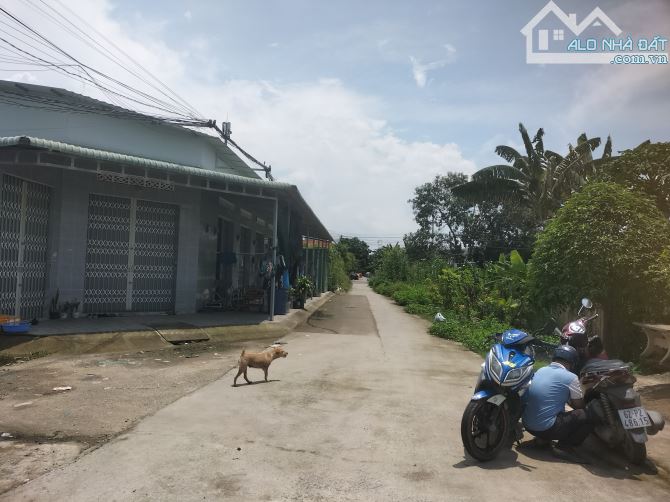 5,05 tỷ 💓 thu 20 tr Bán nhà trọ khu kdc Tân Đức Đức Hòa Long An.  8,5 x25 sổ hồng riêng