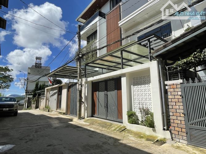 BÁN ĐẤT 3 MẶT THOÁNG 100m2 PHƯỜNG XUÂN HƯƠNG, ĐÀ LẠT - VIEW RỪNG THÔNG