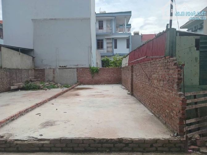 CHỈ 2 TỶ 150 CÓ NGAY MẢNH ĐẤT VUÔNG ĐẸP Ở TỪ SƠN_BẮC NINH VỚI DT 48,3M  + Ngõ nông,thông t