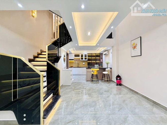 SIÊU PHẨM ! Nhà HXH 10m đường Lý Thường Kiệt, P. 7 | DT: 4,5x17m | 5 tầng + NTCC