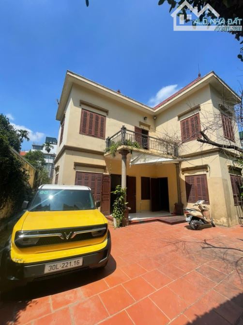 Bán Đất tặng Nhà 2 tầng Phân lô, ô tô, kinh doanh Xuân La Tây Hồ,166m, MT15m, chỉ 19.9 tỷ