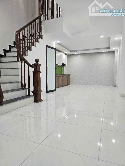🏡 Bán nhà 4 tầng 42m² – Giá 5.5 tỷ tại Ngọc Hồi, Thanh Trì
