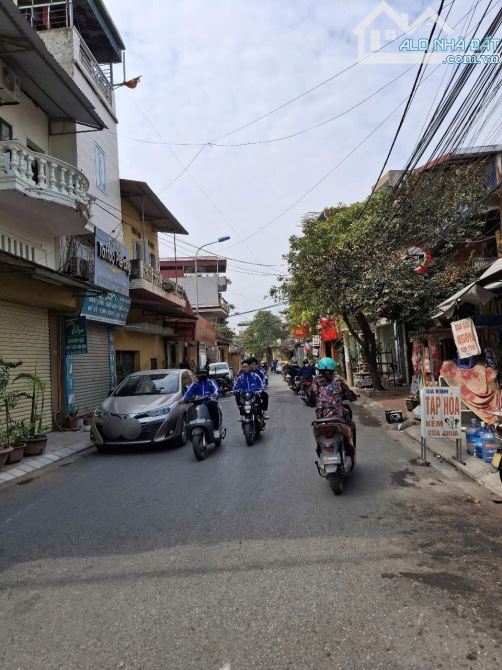 Chính chủ cần bán nhanh lô đất mặt đường Lê Phụng Hiệu, Vệ An