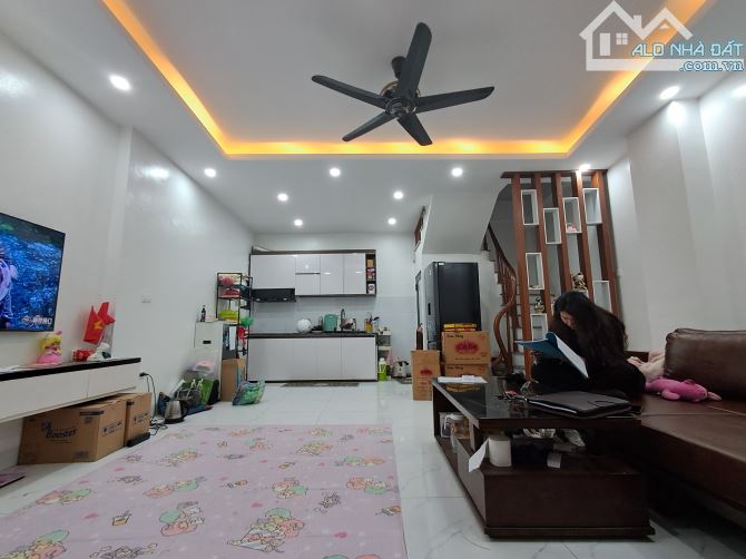 Nhà 4 tầng Kiến Hưng 36m , 6,3 tỷ cách ô tô tránh đỗ 150m .