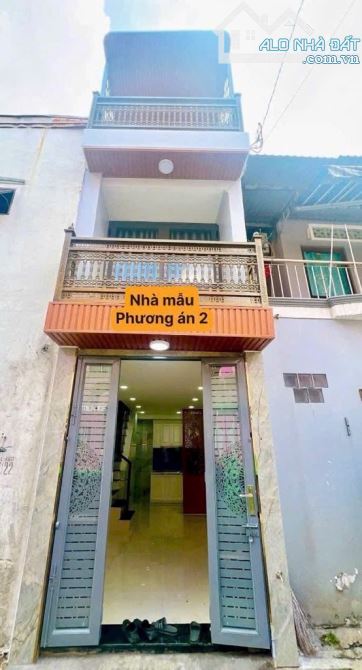 NHÀ CẠNH TÂN PHÚ - 1.X TỈ - NHÀ 3 TẦNG MỚI - SHR - 2PN 3WC - HẺM 4m - CN ĐỦ - NHÀ ĐANG SỬA
