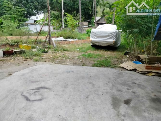 Lô góc 3 mặt tiền đường cách bãi tắm Biển 1km- Vĩnh Hòa - P. Bắc Nha Trang.